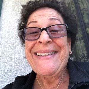 Meet your Posher, Denise